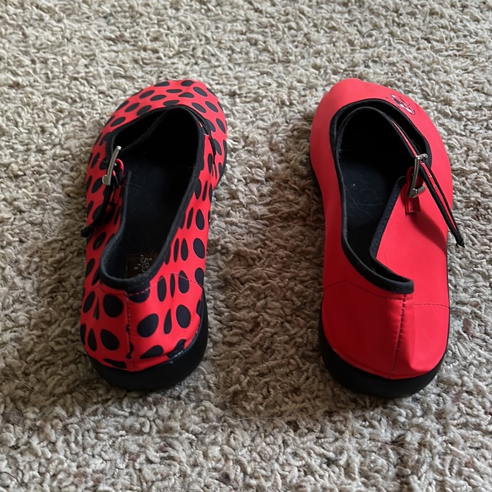 Ladybug shoes - Picture 3 of 3